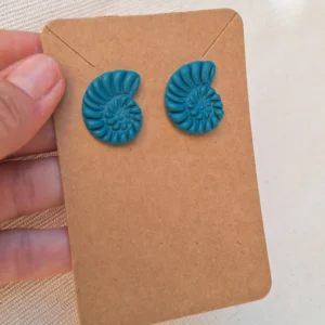 Conchita_agua marina_Pequeña_Sanzu_Artesania_pendientes_liegeros_arcilla_hechoamano