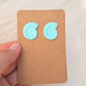 Conchita_turquesa_Pequeña_Sanzu_Artesania_pendientes_liegeros_arcilla_hechoamano