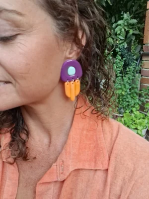 coleccion_otoño_medusa_tamaño_grande_pendientes_artesanos:arcilla_polimerica_ligeros_colores_en_invierno