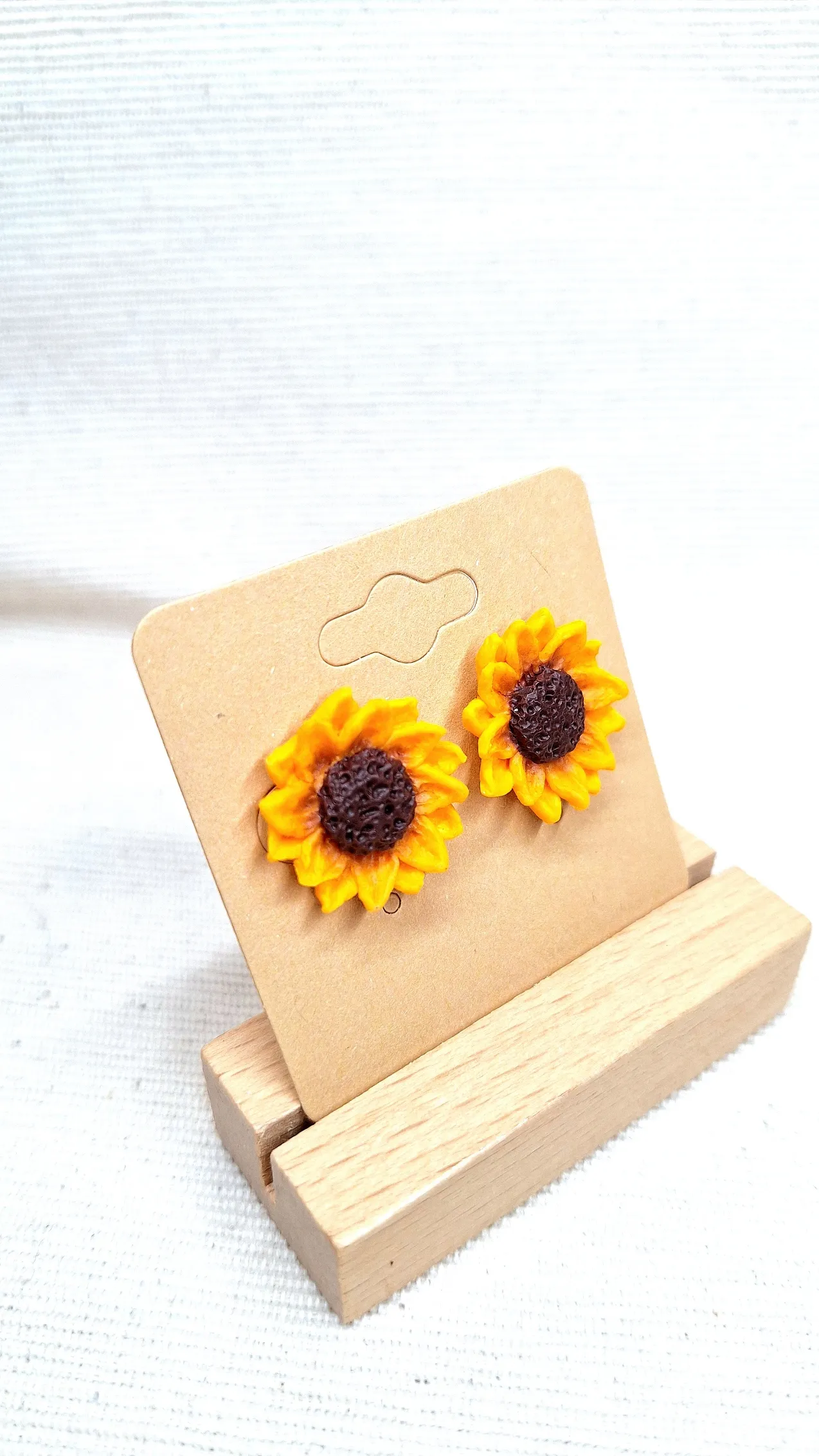 Girasoles_pendientes_artesanales_ligeros_nueva_coleccion_Invierno_Sanzu_artesania_diseños_con_caracter_arcilla_poGirasoles_pendientes_artesanales_ligeros_nueva_coleccion_Invierno_Sanzu_artesania_diseños_con_caracter_arcilla_polimericalimerica