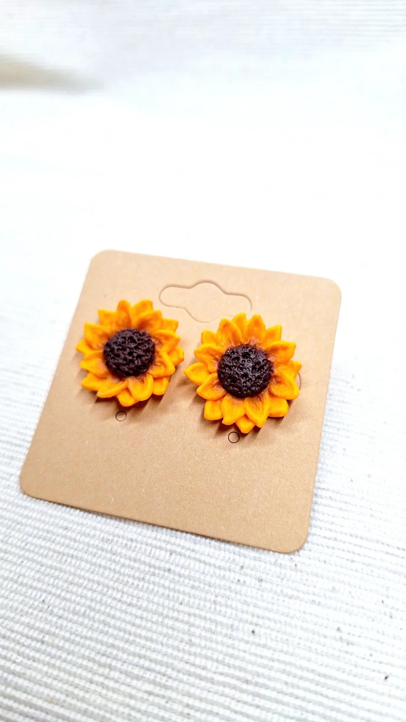 Girasoles_pendientes_artesanales_ligeros_nueva_coleccion_Invierno_Sanzu_artesania_diseños_con_caracter_arcilla_polimerica