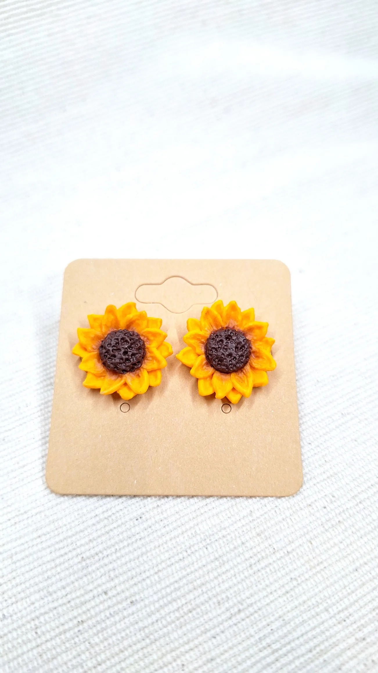 Girasoles_pendientes_artesanales_ligeros_nueva_coleccion_Invierno_Sanzu_artesania_diseños_con_caracter_arcilla_polimerica