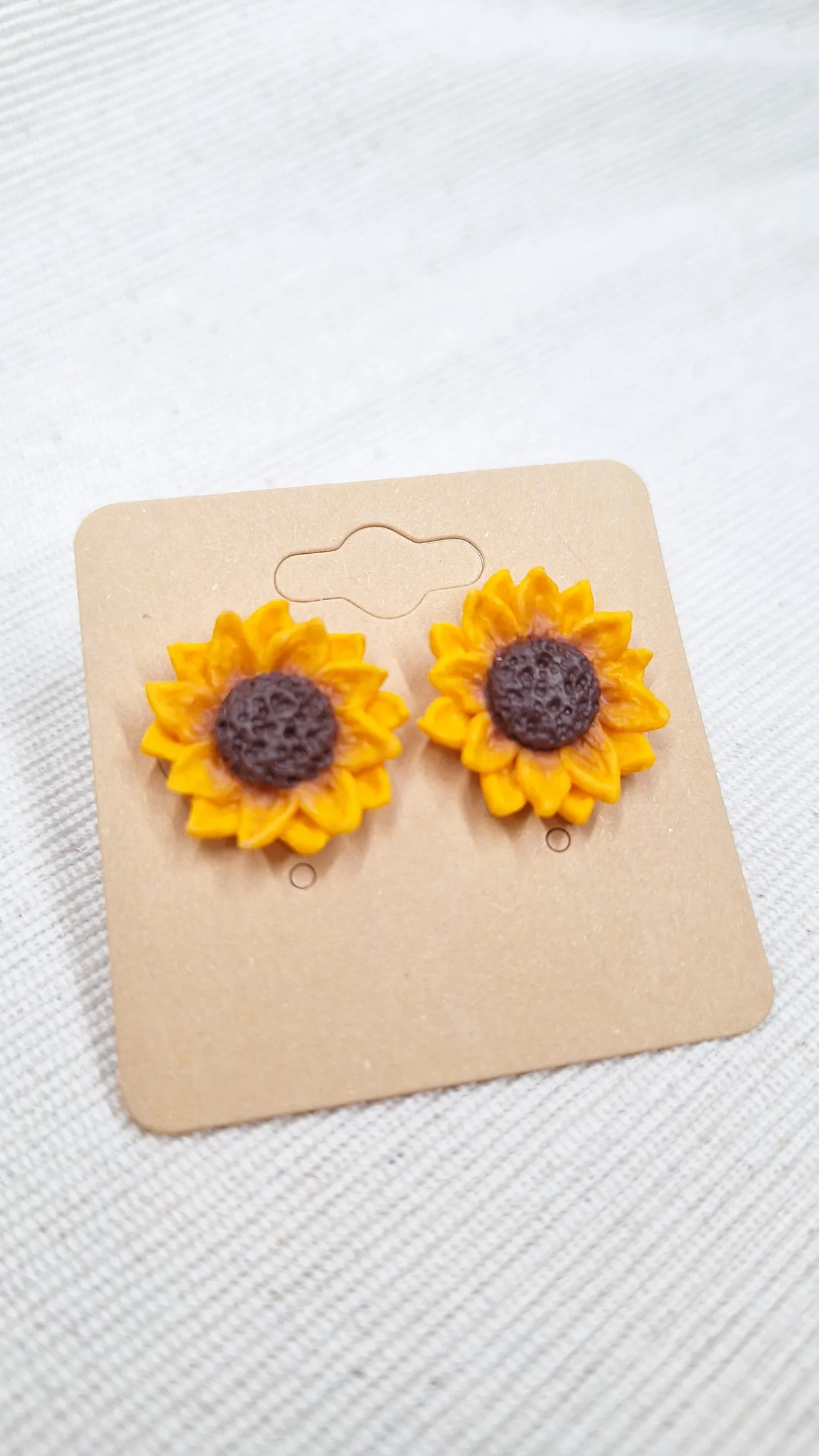 Girasoles_pendientes_artesanales_ligeros_nueva_coleccion_Invierno_Sanzu_artesania_diseños_con_caracter_arcilla_polimerica
